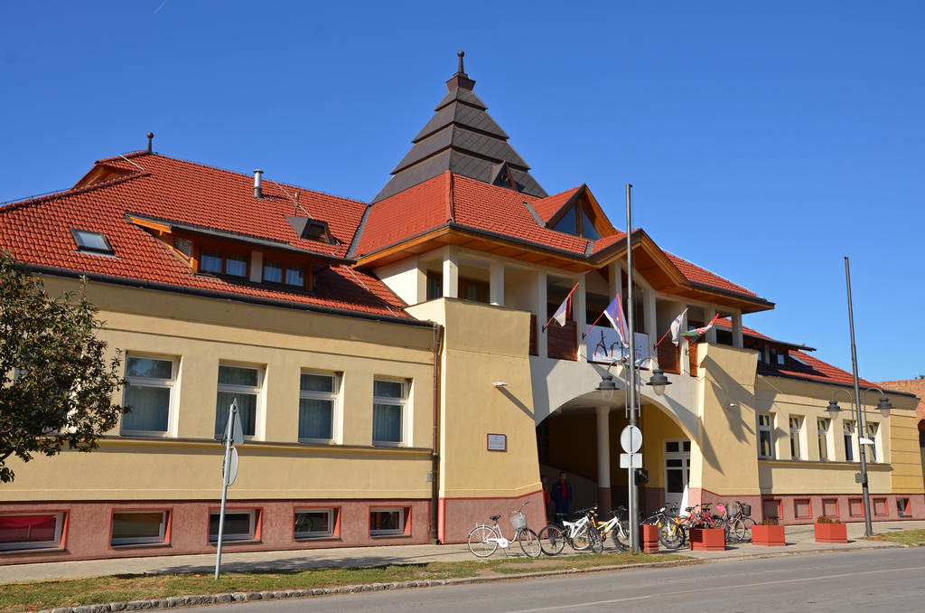 Art Garni Hotel Kanjiža Exterior foto